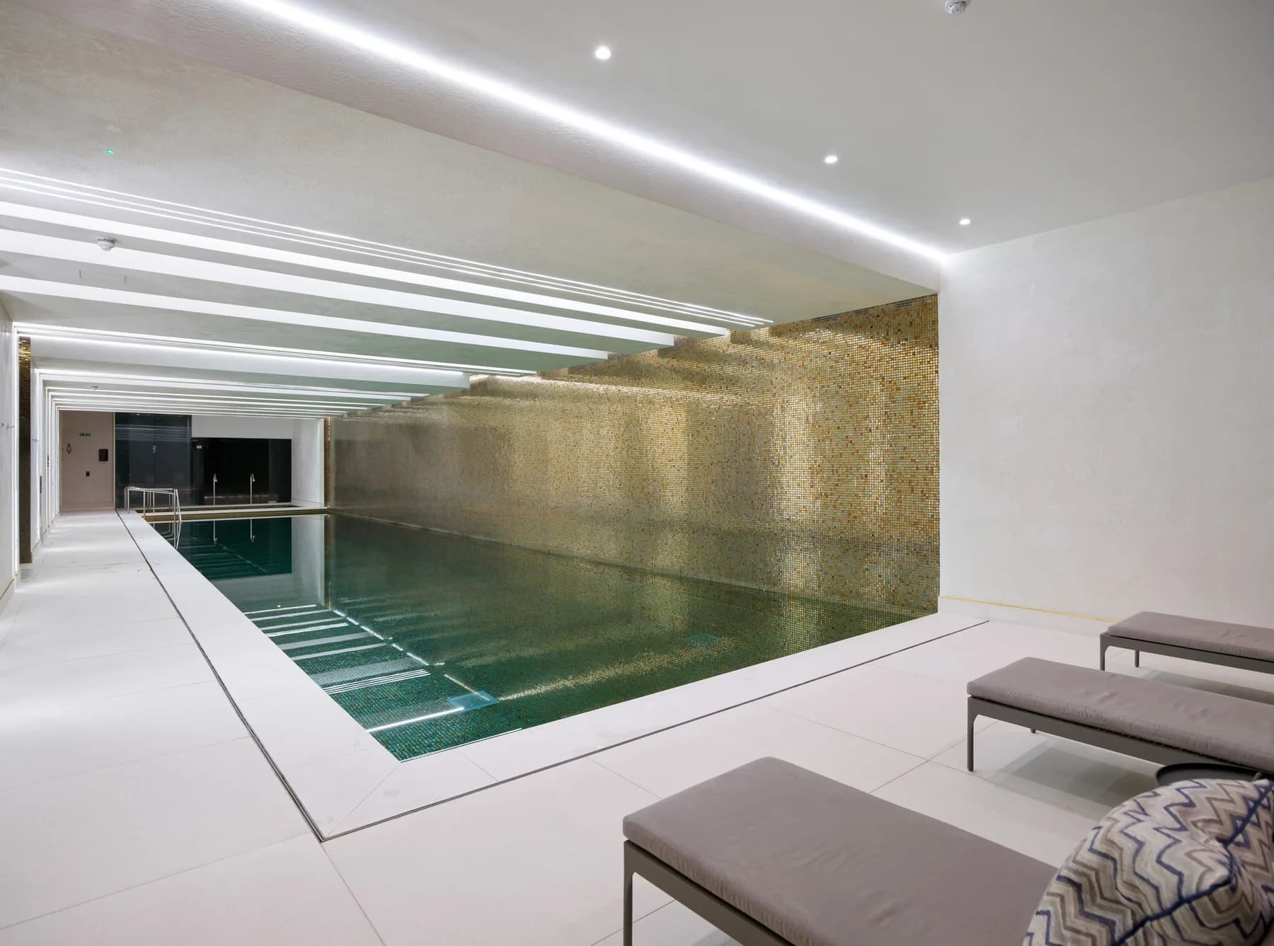 London Dock — The Club, amenity 1