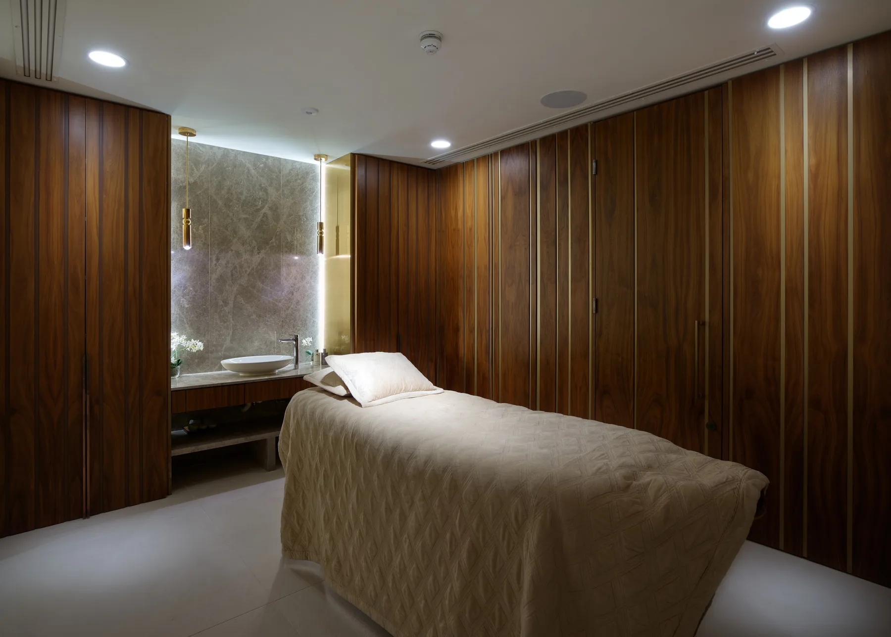 London Dock — The Club, amenity 5